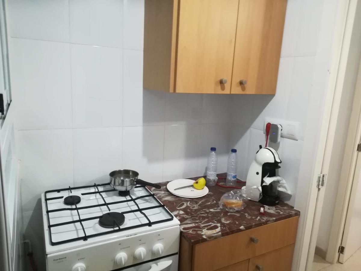 Maison d'hôtes Camera Privata Singola In Appartamento, Bagno In Comune, Aria Condizionata Caldo Freddo, Wifi, Tv *