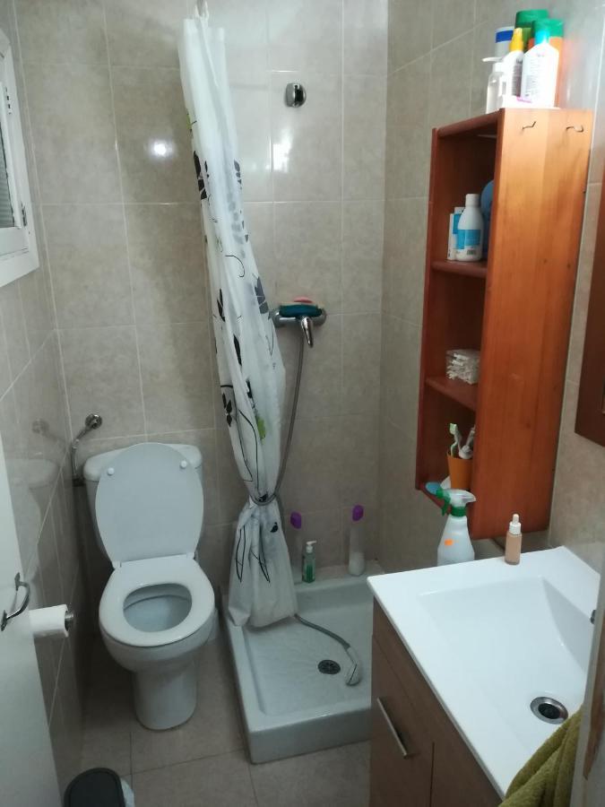 Camera Privata Singola In Appartamento, Bagno In Comune, Aria Condizionata Caldo Freddo, Wifi, Tv Maison d'hôtes *