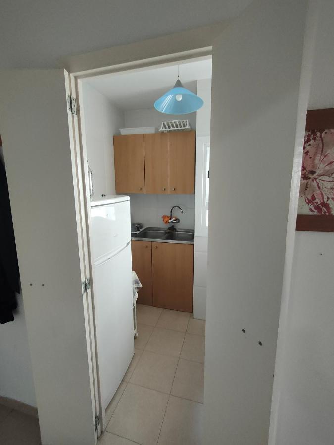 Camera Privata Singola In Appartamento, Bagno In Comune, Aria Condizionata Caldo Freddo, Wifi, Tv Maison d'hôtes *