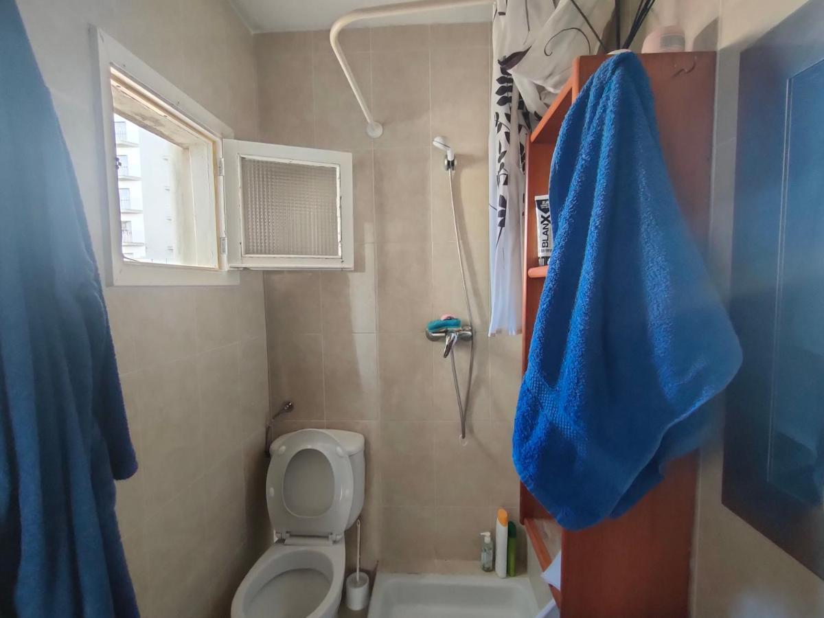 Camera Privata Singola In Appartamento, Bagno In Comune, Aria Condizionata Caldo Freddo, Wifi, Tv Maison d'hôtes *