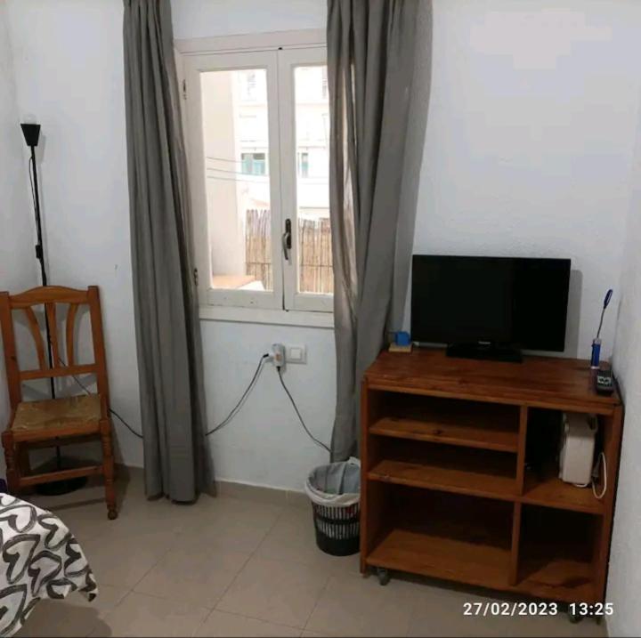 Maison d'hôtes Camera Privata Singola In Appartamento, Bagno In Comune, Aria Condizionata Caldo Freddo, Wifi, Tv *