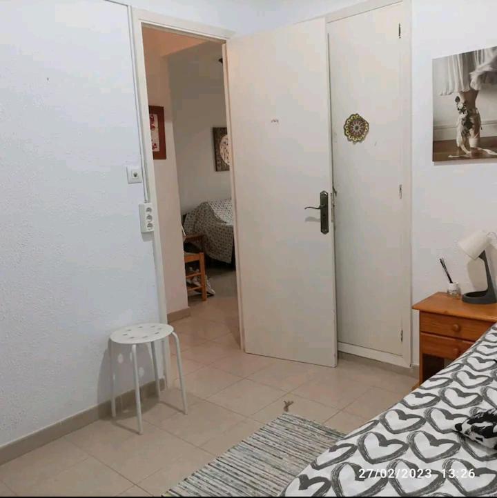 Gasthuis Camera Privata Singola In Appartamento, Bagno In Comune, Aria Condizionata Caldo Freddo, Wifi, Tv Llucmajor (Mallorca)